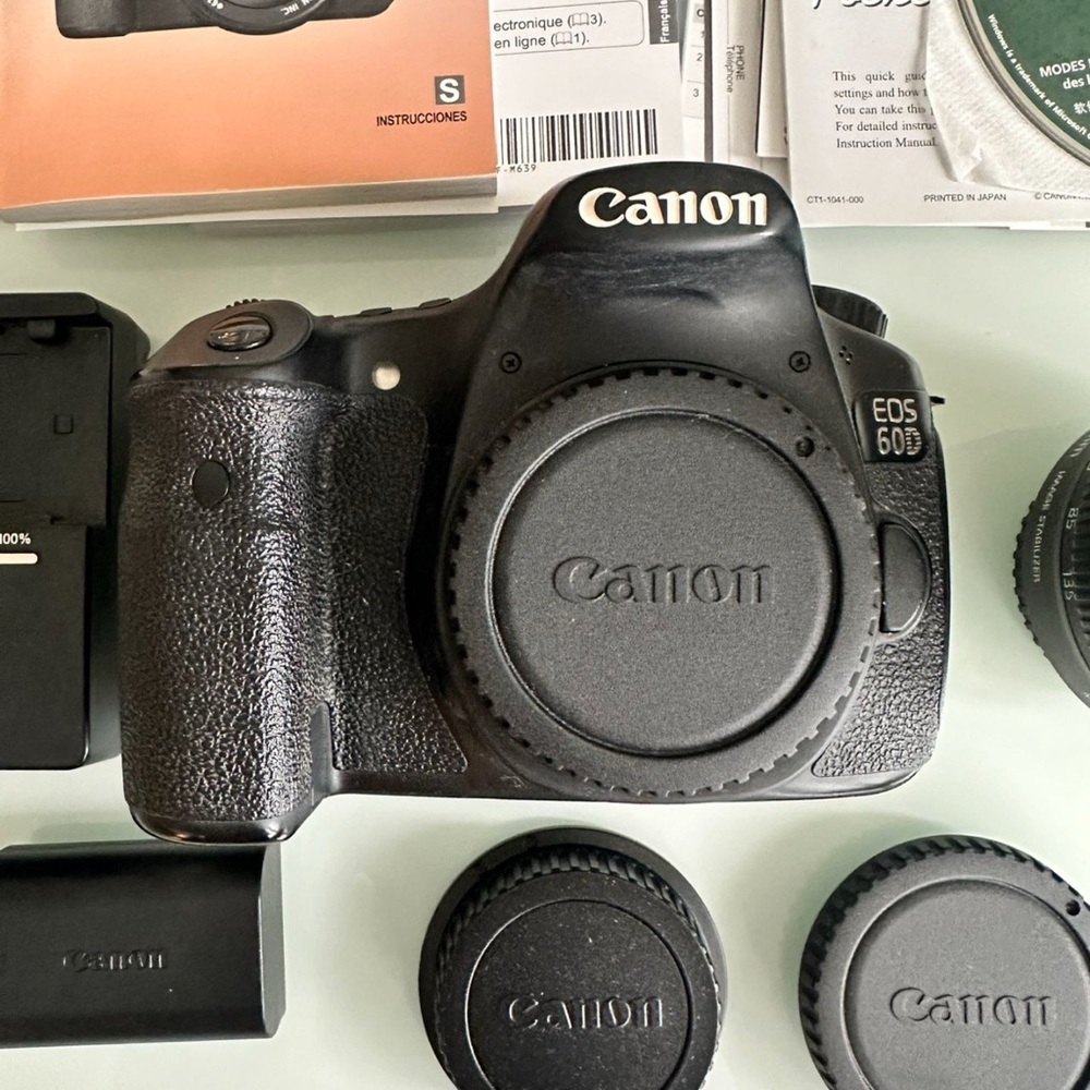 CANON EOS 60D EF-S 18-35IS Kit Black DSLR Camera